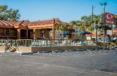 Bay VIew Addition Hotel | Econo Lodge Panama City