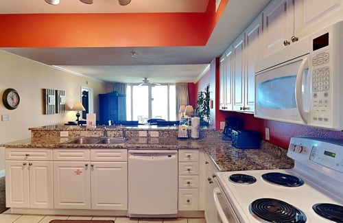 Panama City Beach Condo | Emerald Beach Resort by Southern Vacation Rentals