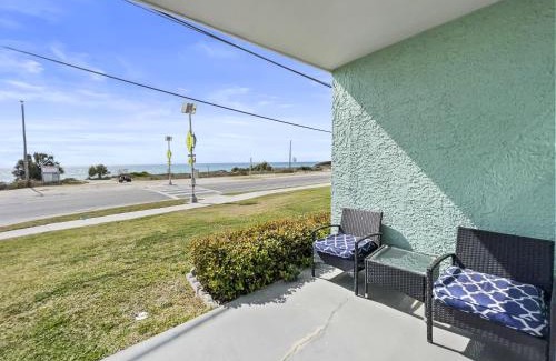 Laguna Beach Apartment | Emerald Shores #1001 Condo