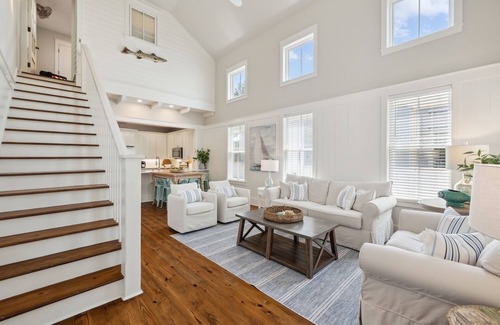 Watercolor House | Fall Availability! 72 Buttercup ~ Location! Location! Steps to Beach & Beach Club! Weber Grill!