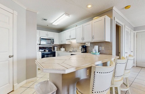 Destin Condo | Family-Friendly Condo with Shared Pool, WiFi, Private Washer/Dryer, & Central AC