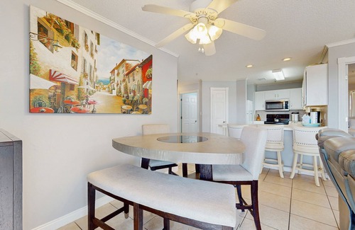 Destin Condo | Family-Friendly Condo with Shared Pool, WiFi, Private Washer/Dryer, & Central AC