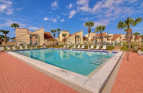 Panama City Beach House | Family Tropical Paradise! Gated / Across from Beach