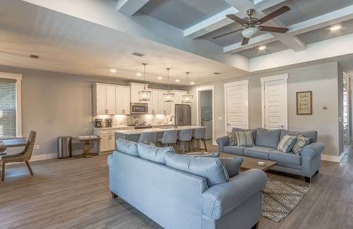 Laguna Beach Estates House | Five O'clock Somewhere. 4BR/3.5 BA with Private Pool. PCB West End. Sleeps 14