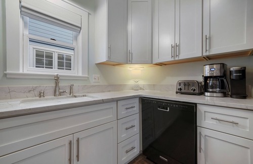 Seaside House | Four Porches and Private Tower in Seaside, FL + 2 Adult Bikes!