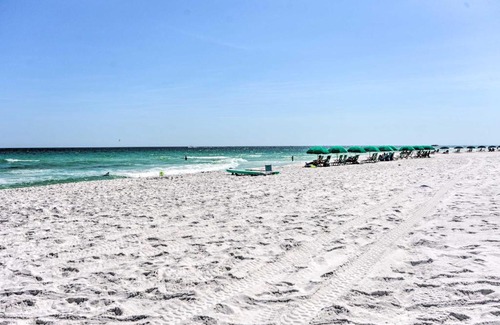 Holiday Isle Apartment | Freshly Renovated Condo Short Stroll to Beach