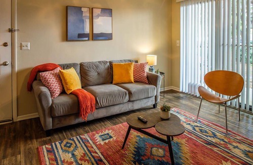 Arlington Apartment | Frontdesk | 1BR Apt minutes to Airport