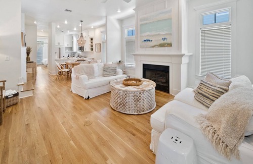 Sunnyside House | "Gemstone" | 5-Minutes to the Beach | Free Beach Chair Service