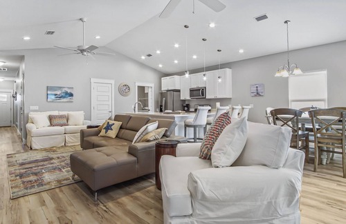 Laguna Beach Estates House | "GONE COASTAL'"JUST STEPS TO SUGAR WHITE SANDS AND EMERALD WATERS