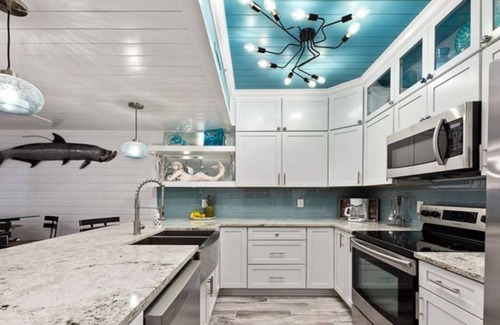 Crystal Beach Condo | GORGEOUS, TOTALLY RENOVATED CONDO ON BEACH.GREAT VIEWS, WATCH THE WORLD GO BY!