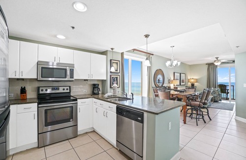 Panama City Beach Condo | Grand Panama 709 - Beachfront - Pet Friendly! - Pools, Hot Tub, Free Activities