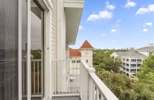Baytowne Wharf Condo | Grand Sandestin 6th floor Studio with amazing bay view
