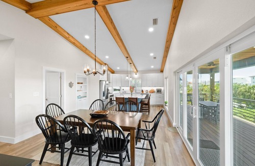 Villa Primera House | Great 4 bedroom, 2.5 bath home on beautiful Pensacola Beach!