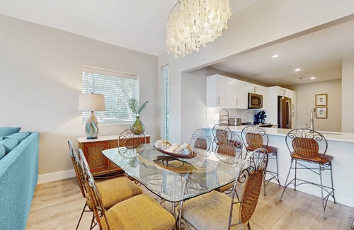 Rosemary Beach Condo | Great condo just steps from the Gulf waters with hot tub, pool & pickleball