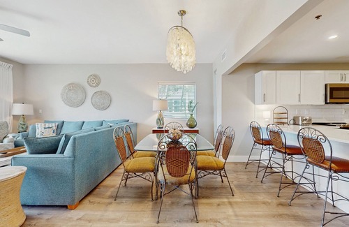 Rosemary Beach Condo | Great condo just steps from the Gulf waters with hot tub, pool & pickleball