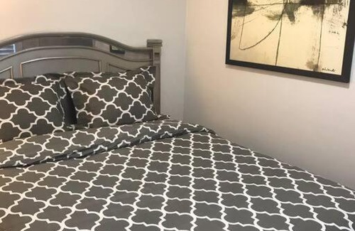 Downtown Apartment | Great location 1/2 block from Duval St - No parking