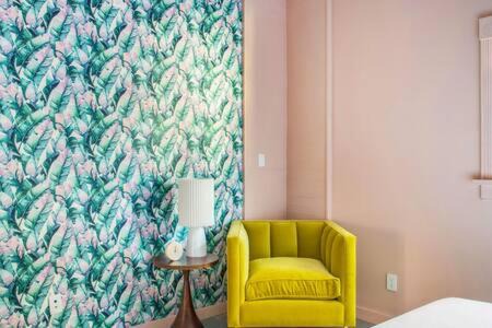 Historic Seaport Hotel | Green Room at the Grand Maloney