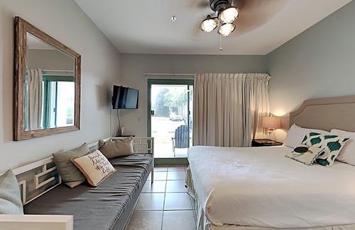 Rosemary Beach Condo | Ground Floor Studio Rental in Seacrest Beach – Pool & Easy Beach Access!