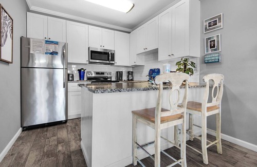 Crystal Beach Condo | ☀Ground Floor~Walk 2 Beach~Community Pool~1BR+Bunk Caribbean Dunes 120🌴