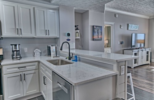 Thomas Drive Condo | Gulf Crest Haven: Unit 702- Beachfront Bliss!