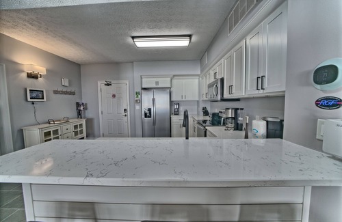 Thomas Drive Condo | Gulf Crest Haven: Unit 702- Beachfront Bliss!