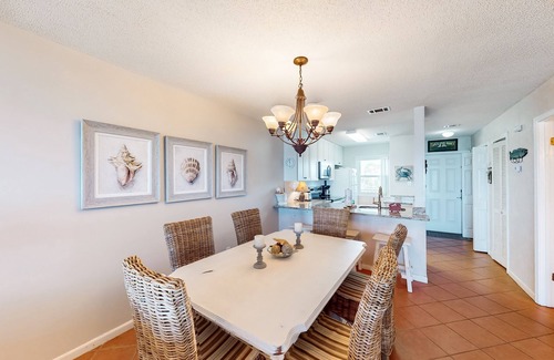 Sunnyside House | Gulf-facing getaway on the beach w/balcony view & shared pool