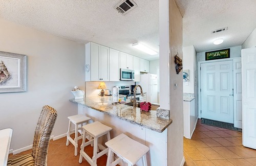 Sunnyside House | Gulf-facing getaway on the beach w/balcony view & shared pool