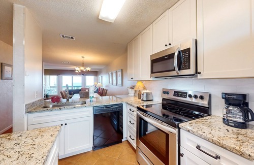 Sunnyside House | Gulf-facing getaway on the beach w/balcony view & shared pool