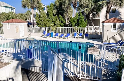 Santa Rosa Beach House | Gulf view home w/multiple balconies & shared pool - steps to the beach