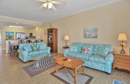 Mexico Beach Condo | Gulf View, Mexico Beach Condo, Community Pool, Hot Tub, and Sauna ~ Summerhouse