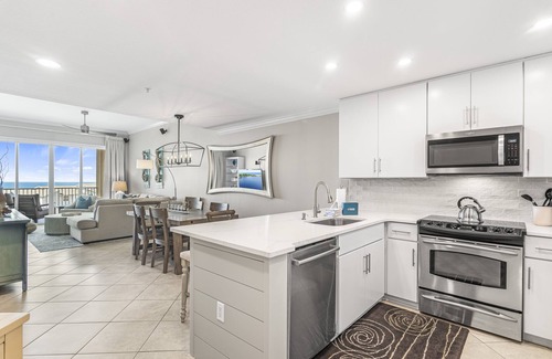 Santa Rosa Beach Condo | Gulf View ~ Penthouse Condo ~ Bunk Room~ Seasonally Heated Pool ~ Hot Tub