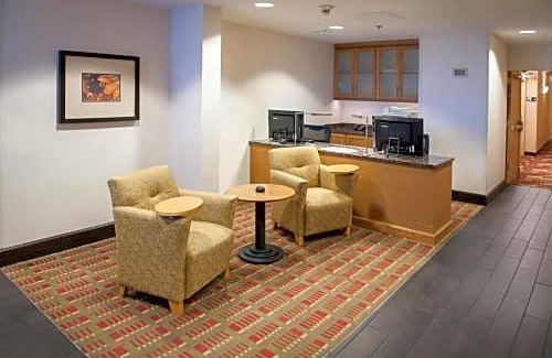 Northeast Pensacola Hotel | Hampton Inn Pensacola-Airport