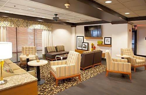 Northeast Pensacola Hotel | Hampton Inn Pensacola-Airport