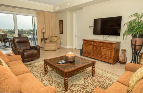 Holiday Isle Apartment | Harbor Landing 502A Destin Condo