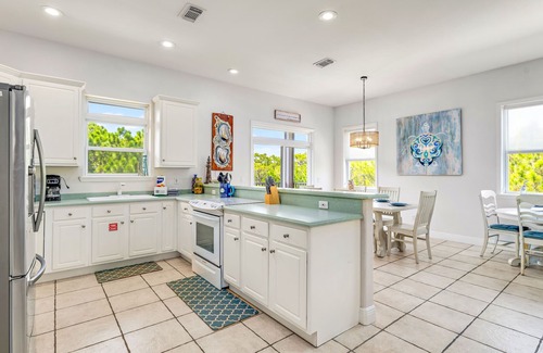 Plantation House | Heated Pool, 4 BR, Island Blessing, Beach Chairs, Short Walk to Beach