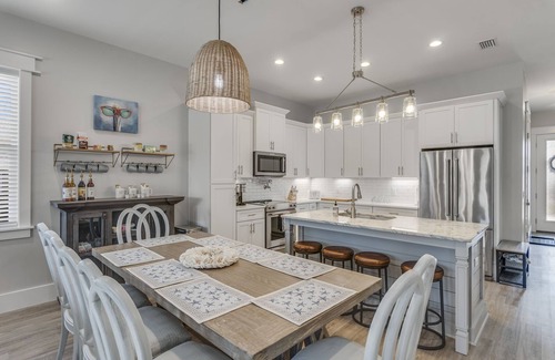 Laguna Beach Estates House | Heated Private Pool. 900 feet to Beach. Playground. King Beds,Bikes,Beach Chairs