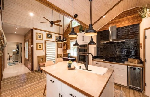 Old Town House | Hemmingway's Paradise! Walk or bike to all that Old town Key West has to offer