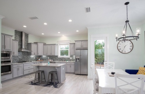 Santa Rosa Beach House | Highland Parks 30a! 6-Seat GOLF CART, Darling House near Beach, Tropical Pool