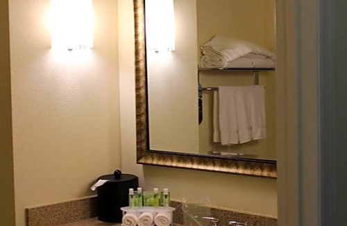 De Funiak Springs Hotel | Holiday Inn Express Defuniak Springs, an IHG Hotel