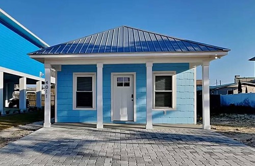 Crescent Beach House | House ∙ 3 bedrooms ∙ 8 guests