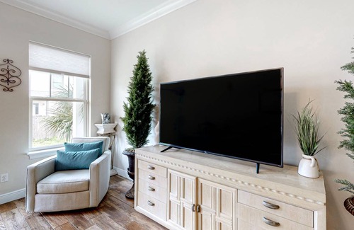 Crescent Beach House | House ∙ 4 bedrooms ∙ 8 guests