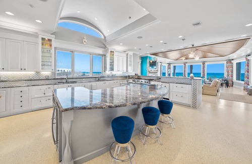 Four Mile Village House | House ∙ 7 bedrooms ∙ 18 guests
