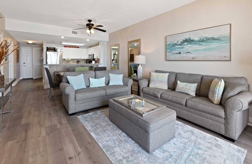 Fort Walton Beach - Destin Condo | Hurry Wont Last, Leeward Key 605, Beach service, 2 King Beds, Florida Living at its finest