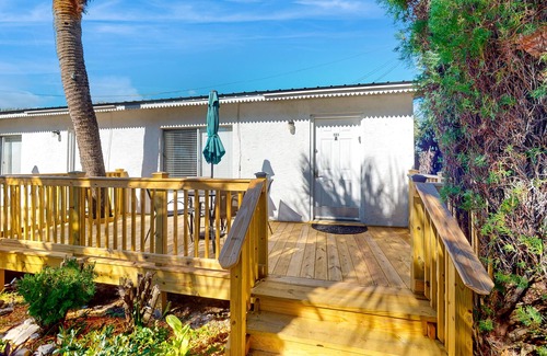 Laguna Beach House | Inviting duplex with a furnished deck - only half a block from the beach