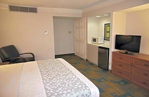 Northeast Pensacola Hotel | La Quinta Inn by Wyndham Pensacola