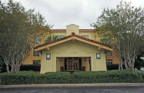 Northeast Pensacola Hotel | La Quinta Inn by Wyndham Pensacola