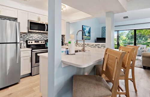 Sandestin House | Lake View ~ Private Patio ~ Golf Cart ~ Community Pool