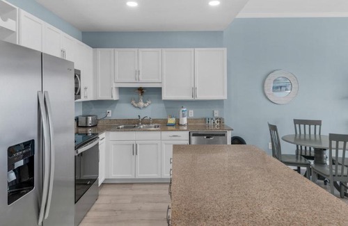 Panama City Beach House | Large 3 Bd Penthouse 2020 In Laketown, Great Views and Amenities!