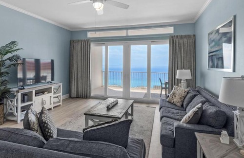 Panama City Beach House | Large 3 Bd Penthouse 2020 In Laketown, Great Views and Amenities!