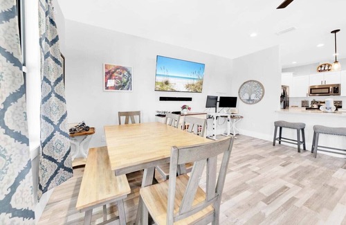 Bahama Beach House | 🏝️Large Private Yard-Walk to Beach-Casa Blanca Cove🏝️